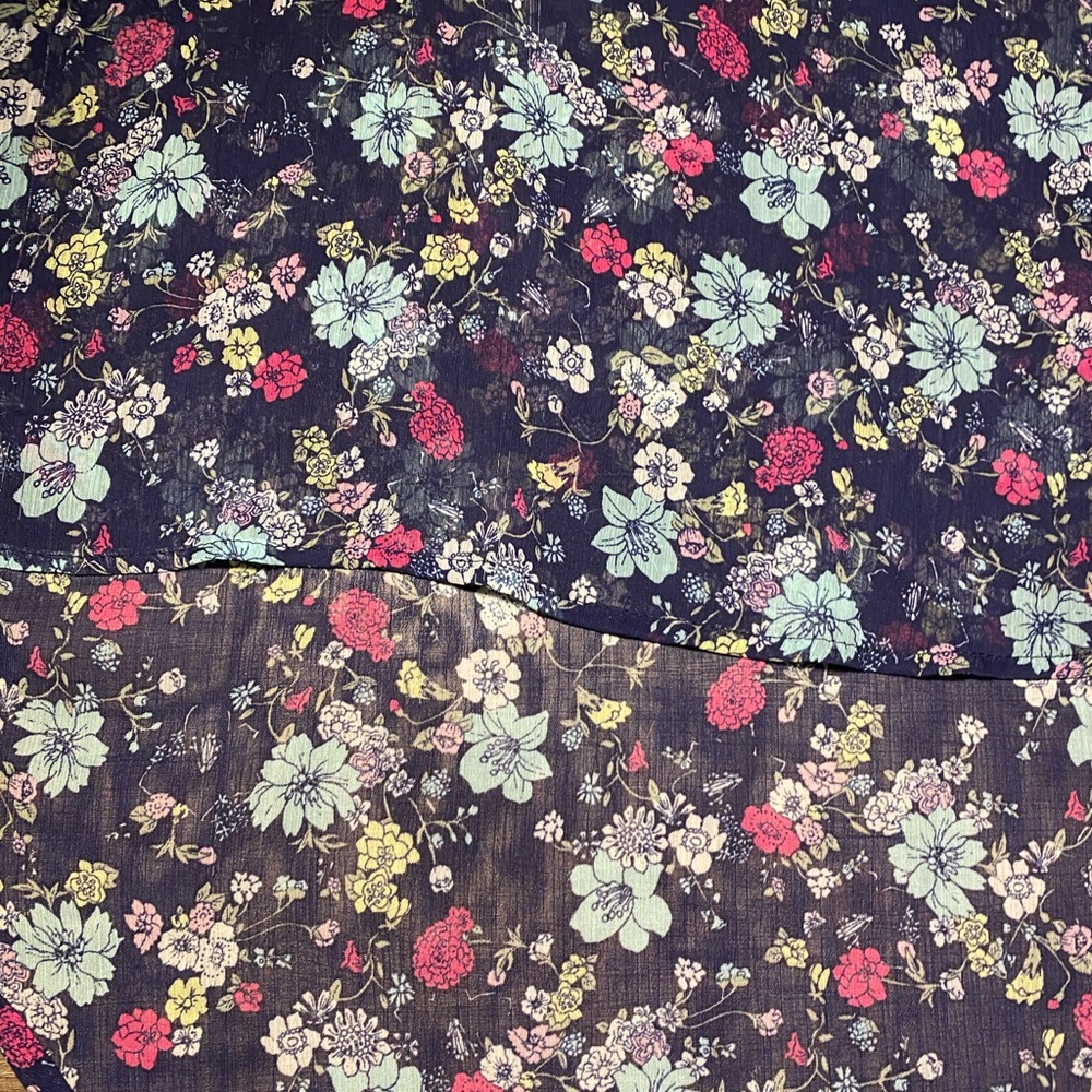Button floral blouse